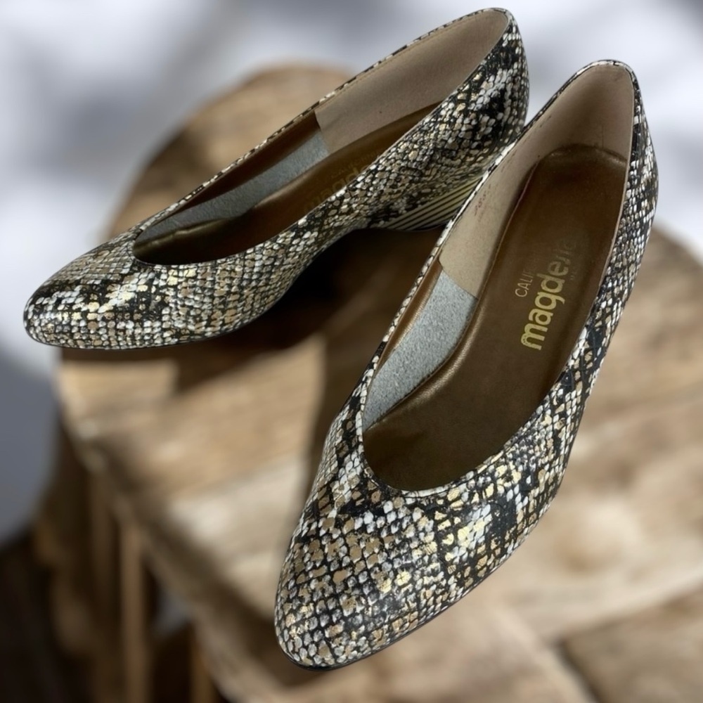 Vintage California Magdesians Heels Pumps Wedge Faux Snakeskin US Size 6.5M